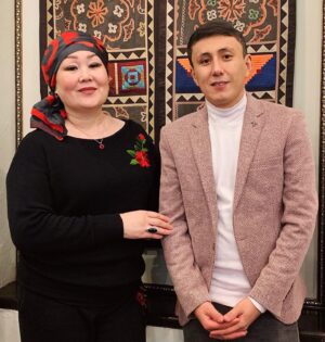 Zhanyl Asanbekova Instagram - Сонун маектештик. Чоң рахмат! 😊🙏🏻🥰
