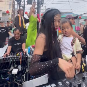 Zheng Qing Yu Instagram - 2k24.4.14 大甲媽祖遶境
MAZU BACK HOME 

感謝 @baby_betelnut 前東家帶我去玩❤️‍🔥
🔊 Soundsystem by @dajah_soundsystem 

p.s. 上課特地請假也要去放兒子點的歌（嗶嗶嗶）
(o^^o)