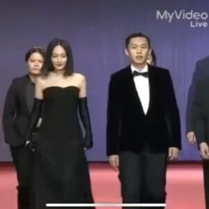 Zheng Qing Yu Instagram - 💃🏻 #愛是一把槍