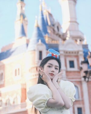 Zhou Ye Instagram - 🎂✌️