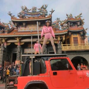 Zing Tsjeng Instagram - Fondly remembering the last time I could go out without 15 layers on 🥲 Love you Tainan, a city with stripper pole temple dancers (Catholicism could never) and some of the most beautiful light I've ever seen