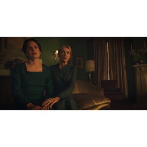 Zoë White Instagram - Ep 12. directed by Deniz Gamze Ergüven