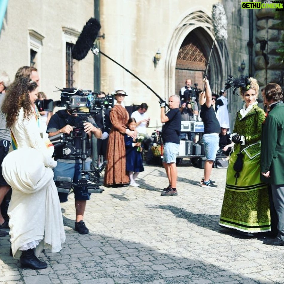 Zuzana Kanócz - 1.3K Likes - Točiiime!!! 🧚🏻♀️V krásnych kostýmoch , na krásnych miestach , s krásnymi ľudmi . Ďakujem 🙏🏻 #behindthescenes #movie #film #makingof #slovakfilm #rozpravka #smolenice #cervenykamen #actress