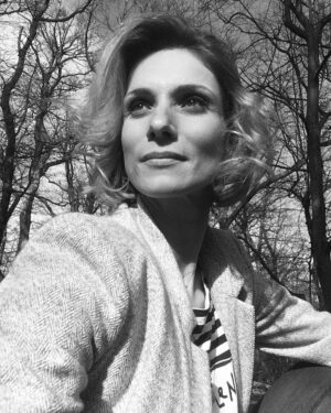 Zuzana Kanócz Instagram - ...keď chceš počuť spev vtákov , nekupuj klietku , ale zasaď strom ...
