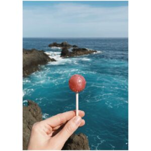 Zuzana Smatanová Instagram - Madeira, krátky výlet za slnkom. Na pár dní sa stratiť v horách, dýchať vlhký vzduch z oceánu a dať si čerstvo vylovenú pražmu… ⛰️🐚🏝️🐟 Som späť doma, povinnosti volajú, novinky čoskorooo 😉 z
.
#madeira #vylet #trip #zuzanasmatanova #spatdoma #novinky #coskoro
