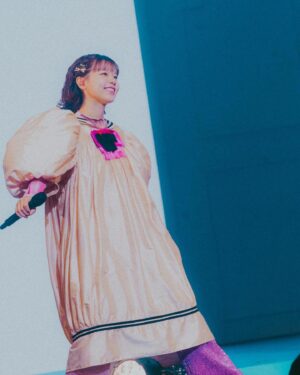 asmi Instagram - こんなにキラキラしてたの？うれしい߹ - ߹

MAISONdes LIVE #2
photo by @shumpei_1002