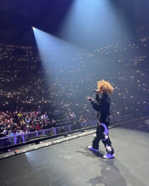 d4vd Instagram - 🆘 U.S TOUR DONEEEEE!!! SZA u mean the world to me I can't thank u enough for letting me be a part of such a beautiful concert experience. 6 weeks of inspiring me more and more everyday 🥹 I thank your wonderful family for the all kindness and love and your amazing team and crew for all their hard work!!! SZA STAN 4 LIFE ❤️❤️❤️