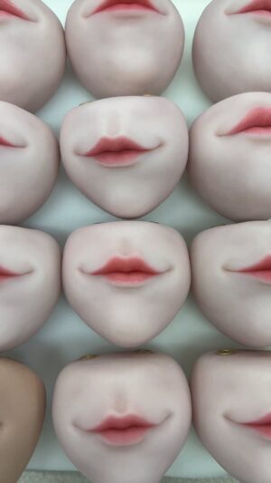 doooo Instagram - "Tomie's Mouth Coin Purse" is coming soon🫦