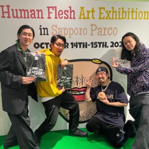 doooo Instagram - "Human Flesh Art Exhibition in Sapporo PARCO"
October 14th-15th, 2023

『人肉アイテム展 in 札幌PARCO』ありがとうございました。遊びに来てくれた皆さんとお話できたり、屋上でDJしたりとても楽しかったです。
ROOFTOP DJ PARTYに出演していたtofubeatsくん、PARKGOLFくん、BUDDHAHOUSEさん、%Cくん、chelmicoのお二人も遊びに来てくれました。ライブ中に展示の事もお話して頂き感謝です。
皆さまありがとうございました。