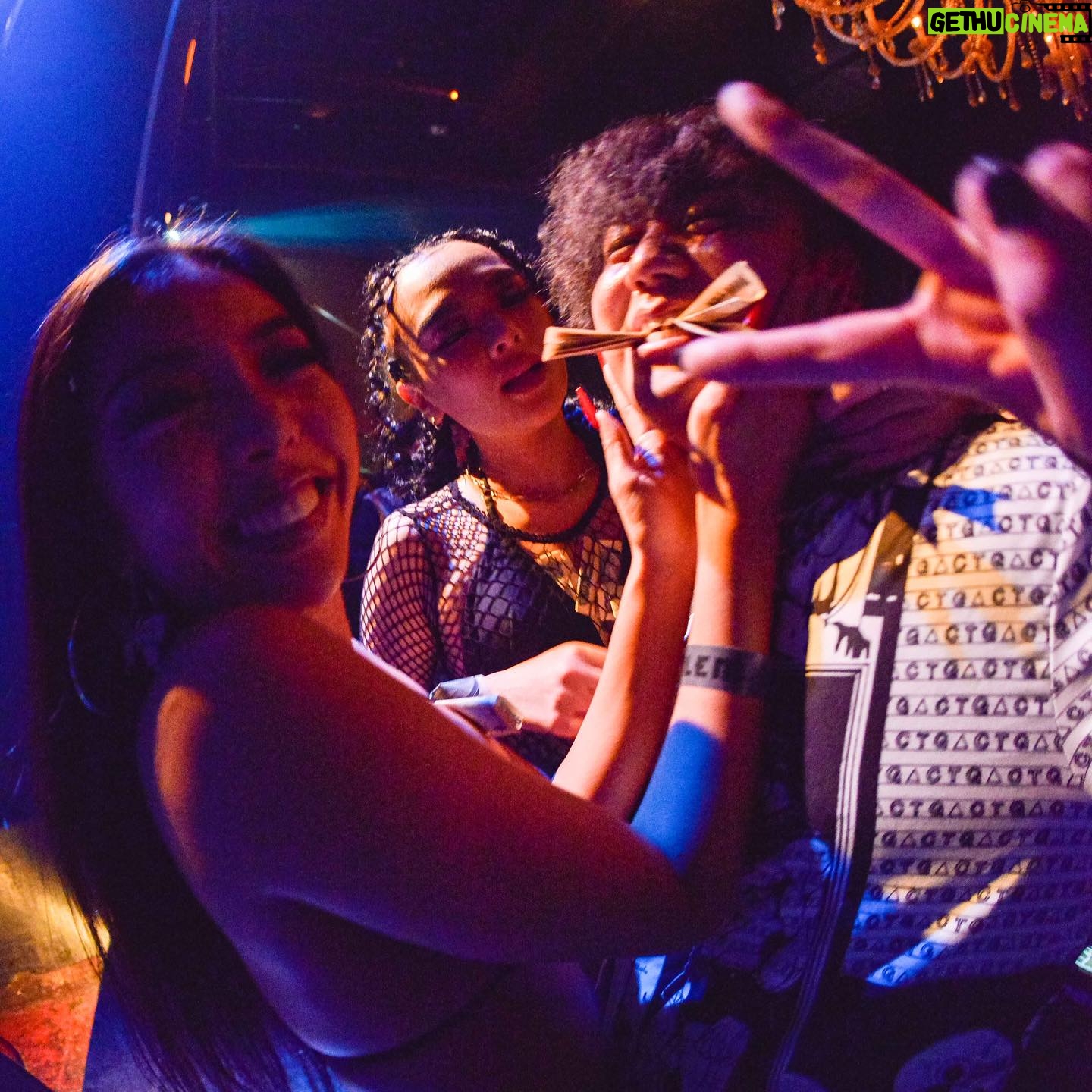 eyden - 6.5K Likes - 2023 12/28 ⚜️PLAYAZ CLUB⚜️ at Harlem BX Cafe
Thx for coming 💝💝💝
Shot by @ryusei_750