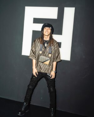 eyden Instagram - @fendi
#fendihandinhand 
#handinhand