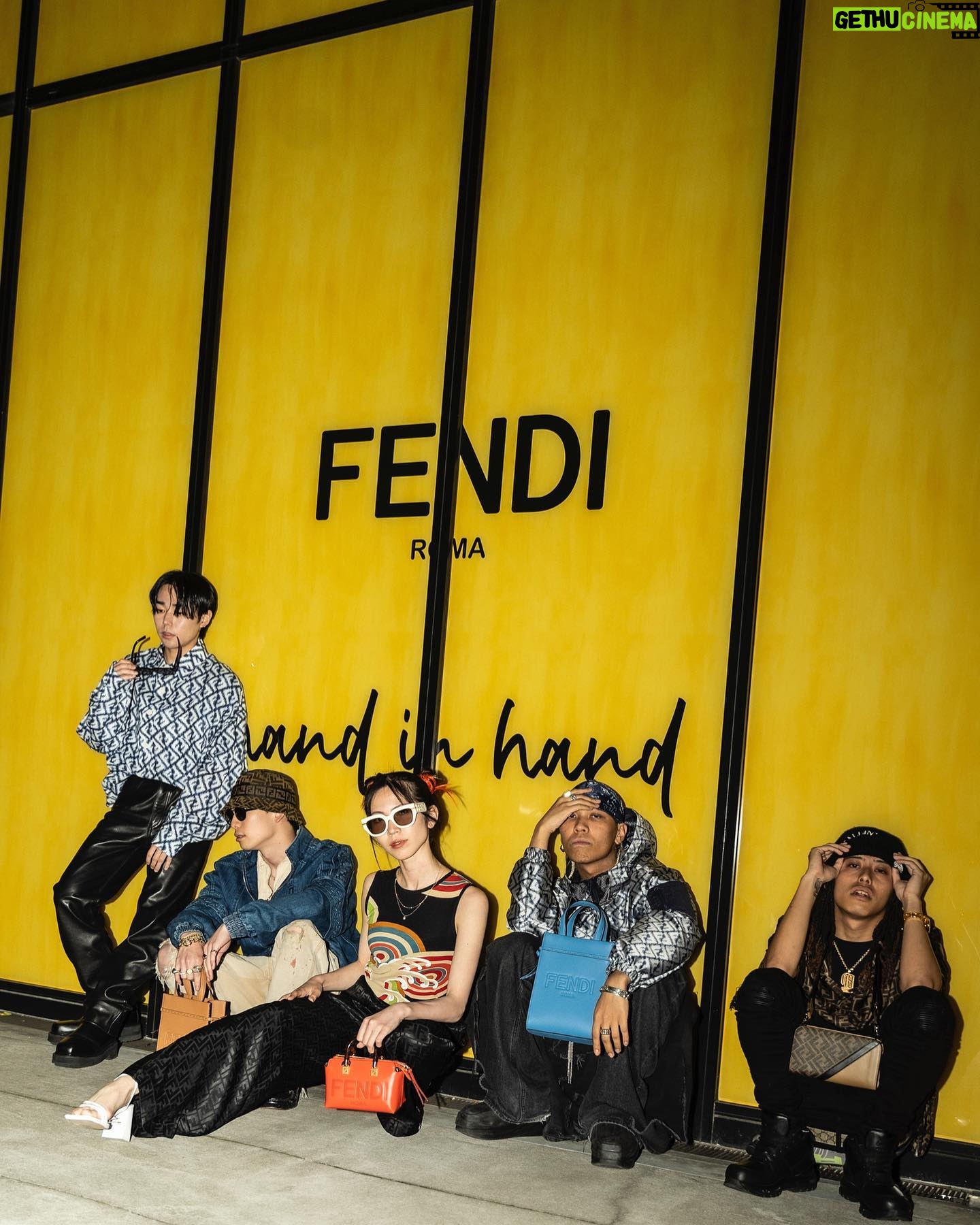 eyden - 8.6K Likes - @fendi
#fendihandinhand
#handinhand