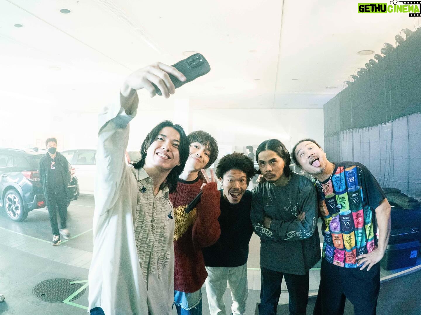 imase - 16K Likes - RADIO CRAZY 2023ありがとうございましたぁ〜!!!
今年は沢山大阪でライブが出来たなぁ〜!嬉しい!
来年は超レベルアップして戻ってきます!🔥2024年もよろしくねぇ〜!
2.3枚目は撮ってるのを撮られてる写真📸boboさんの顔のボキャブラが凄い
photo by @yuhashimoto_713