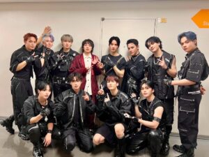 imase Instagram - レコ大でアーティストの方達とお写真撮れたぁ〜！📸
皆さん衣装もパフォーマンスもバチバチで超絶かっこいいぜよ！
お会い出来て本当に光栄だった！！

@lil_league_official @inunohone @official_jo1 @befirst__official @tbs_ongaku
