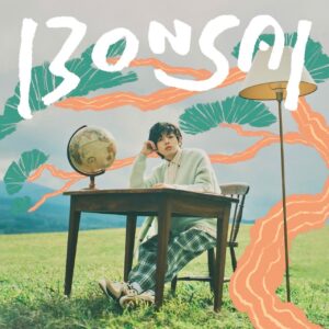 imase Instagram - 初のCDアルバム 
imase 1st Album『凡才』
をリリースします！🪴

『凡才』というタイトルには、特別歌が上手かった訳でも才能があった訳でもない“凡才”の僕が、どうしたらたくさんの方に聴いて貰えるかをたくさん考えて作った曲が詰まっている、という意味が込められています。
また、海外でも人気のある「盆栽」のように、国内外問わずたくさんの方に愛されるアルバムにしたいという気持ちを込めました。

imaseがどんなアーティストなのかを知ってもらえるような、自分にとっての名刺代わりになる作品です。ぜひ手に取って聴いて下さい！💿

▪︎ご予約
https://imase.lnk.to/bonsaiTP

▪︎特設サイト
https://sp.universal-music.co.jp/imase/bonsai

#imase凡才🪴