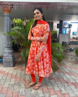 indhu chowdhary Instagram - Orange is the new black 🧡

Costume By : @erisecraft_boutique_rentals 
.
.
.
.
#indhuchowdary#tangerine#igers#potd#instadaily#instamood#bestpic#happy#selfie#instacool#orangeday#instafollow#webstagram#instastyle#instafollow#orangeisnewblack