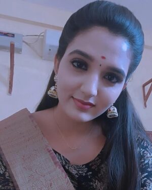 indhu chowdhary Instagram - Manifesting a good day, good week & good life ✨

Outfit by: @chaarvi_designs_ 
.
.
.
.
#meena#suntv#satyajyothi#sunkudumbam#sunnetwork#shootlife#beingmeena#❤️