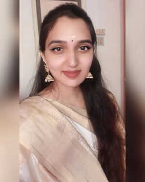 indhu chowdhary Instagram - Ellavarkkum Ende Hridhayam Nirannja Ponnonashamsagal ✨🌴🌼
.
.
.
.
.
#ponnonashamsagal#onam#onamsadhya#godsowncountry#onamvibes#keralam#malluvibes