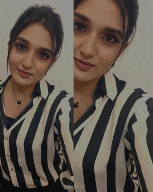 indhu chowdhary Instagram - - i'd stop scrolling too 🖤

.
.
.
.
#indhuchowdary#igers#potd#instadaily#instamood#bestpic#happy#selfie#instacool#bluedays#instafollows#webstagram#braids#doublebraids#instastyle#instafollow#blackig