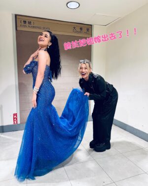 kuakua Instagram - 終於把姊姊嫁出去了，完成人生大事！好感動！！終於等到這一天了！！ @shenniolin 

但為什麼是你先嫁，所以我不會讓妳太漂亮😂😂😂

我才是真正的新娘👰！！ @york0510 娶我！！🤣🤣

#新娘 #開心 #搞笑