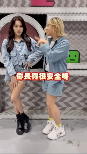 kuakua Instagram - 標記長的很安全的朋友！！妳真的不需要別人陪，因為妳長的很安全🤣🤣🤣🤣

@w.dy314 要學會堅強，你不用害怕！！

#搞笑 #開心 #好笑 #有趣 #快樂