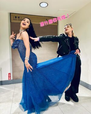 kuakua Instagram - 終於把姊姊嫁出去了，完成人生大事！好感動！！終於等到這一天了！！ @shenniolin 

但為什麼是你先嫁，所以我不會讓妳太漂亮😂😂😂

我才是真正的新娘👰！！ @york0510 娶我！！🤣🤣

#新娘 #開心 #搞笑
