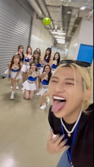 kuakua Instagram - 怎麼辦？我好想吐🤮終於找到原因了！！

我每天都跟他們在一起🤣🤣🤣比我看見另一伴的時間還多，疑～但我也沒有另一伴🤪🤪🤪

其實還是很開心看到她們成長，努力把作品呈現最好的一面給大家看！

大家快去瓊斯盃鼓勵他們吧❤️雖然我比較想去隔壁球員休息室😂😂

#搞笑 #開心 #有趣 #好笑 #好玩