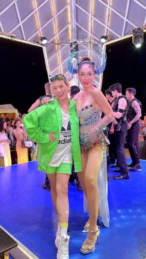 kuakua Instagram - 到泰國芭達雅還是要上班吧🤣🤣🤣我是不是太愛上班了！！

我真的好喜歡即興演出，第一次去東方公主號，超級好玩，好多帥哥美女！

也不知道為什麼每次去旅行大家都會找我一起演出，我看起來一臉是不是就是表演臉🤪🤪🤪

#dance #pattaya #thailand🇹🇭 #queen #show
