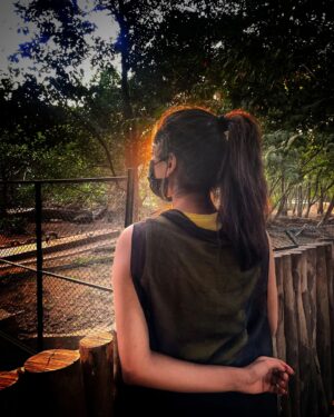 nithya gowda Instagram - Evening gram✨....
Pc @mkphotography343 
#sunset #nithyagowda✨