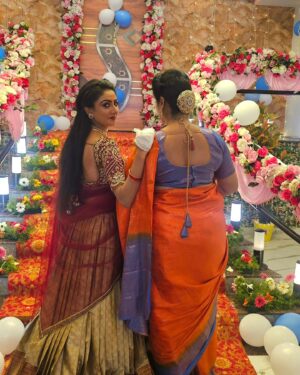 nithya gowda Instagram - Some cute pictures with @am_durga_devi 🧿🔥