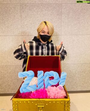 syudou Instagram - 明日出るって事？ZIP！