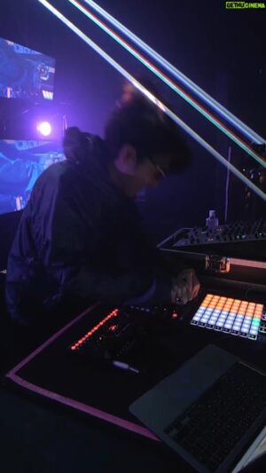 tofubeats Instagram - PEAK TIME (Live / huez presents「ENTERTAINMENT」vol.01)

フルサイズはtofubeatsのYouTube Channelでご覧ください
https://youtu.be/2G1clId0y8I?si=fLU9-GJ-mHeB1GXK