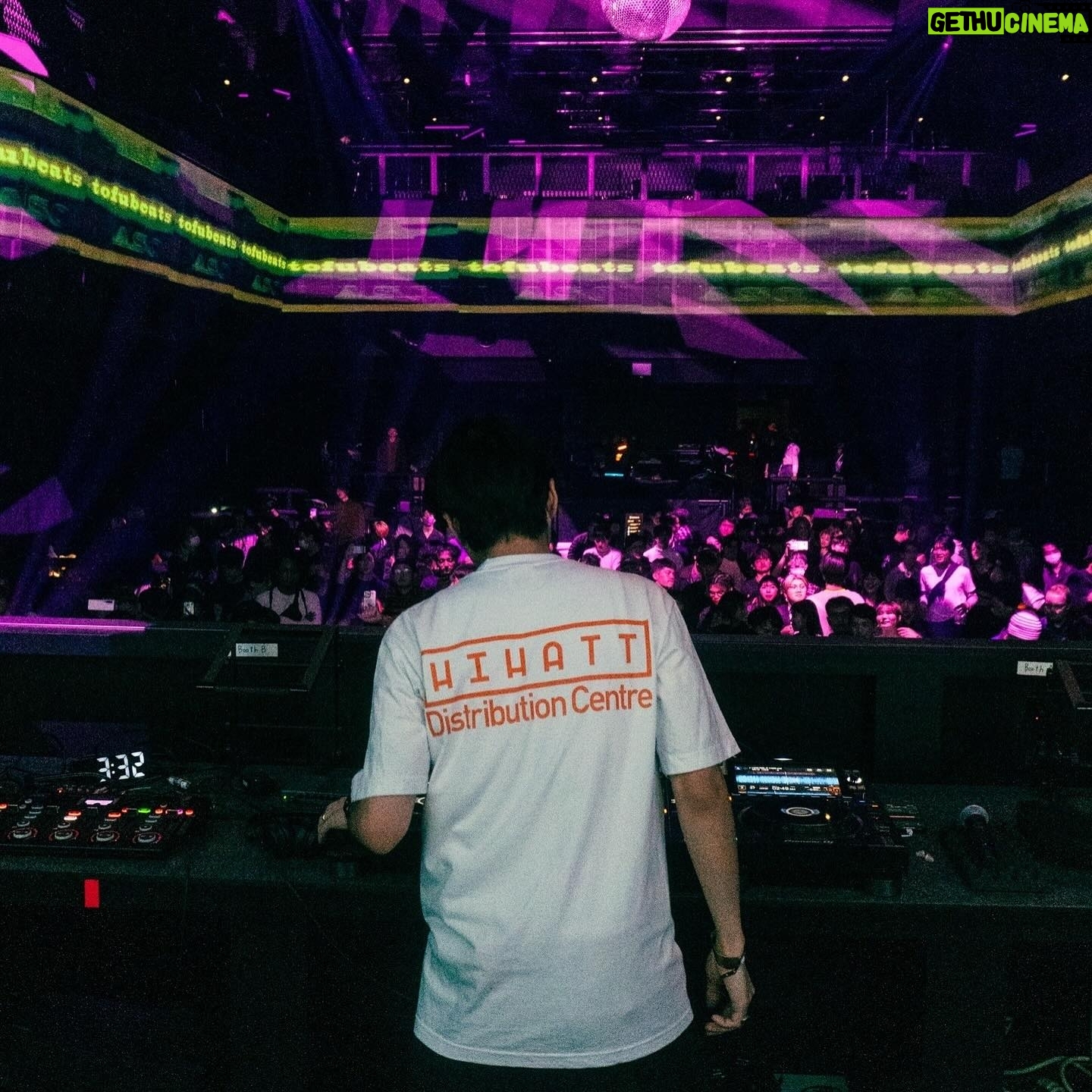 tofubeats - 1.2K Likes - 今年初のDJ現場ありがとうございました
ASOBIZA at @zerotokyo_official
Photography by @funatsufunatsu
