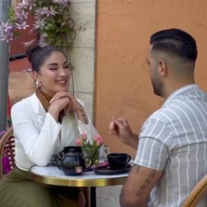 ‏Ahmed Al Maslawi Instagram - واحد يفتح قلبه للثاني🥹🤍 #دزها_للمقصود