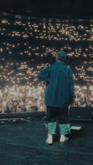 6LACK Instagram - how does being in the audience make you feel? 

drop a comment ⬇️