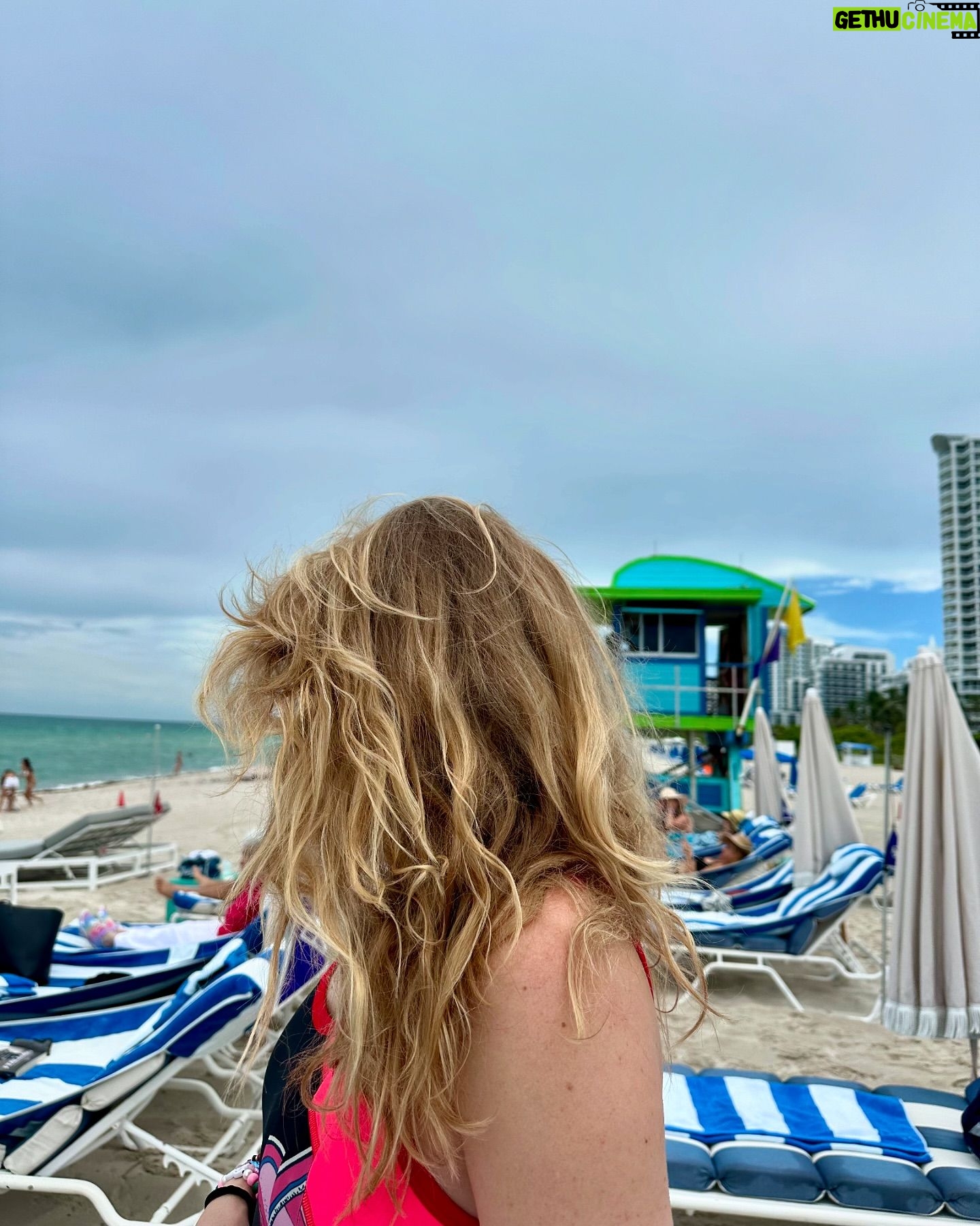 AJ Michalka - 5.4K Likes - Miami was a complete vibe 🌴