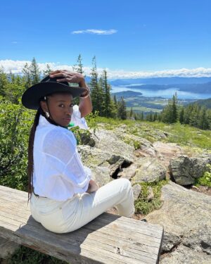 AJ Odudu Instagram - On a horse, your girl’s a natural! 🤠 A special cowgirl trip to Idaho. ✅✨