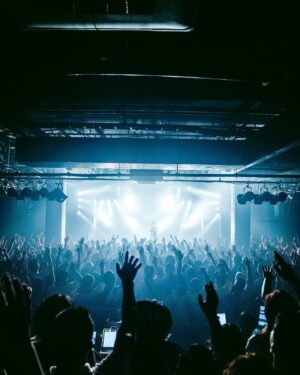 AK-69 Instagram - -
-
Tour 2024 “Enlightenment” kick off🎤

まずは横浜から33箇所
みんなの街に行くから✌🏼

今回は“楽しい”だけじゃないよ
悩んでたり葛藤したりモヤモヤしてる人には
特に観に来てほしい構成にしてるから

会場であお💯