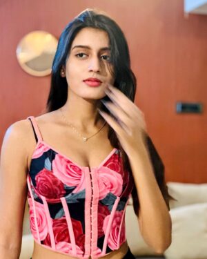 Aadhya Anand Instagram - Blurred lines☁️

#aadhyaanand #pink #fashionstyling