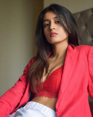 Aadhya Anand Instagram - Designed by the divine👠

Photography - @priyyaa100 
Edited by - @omkarnaik__ 

#aadhyaanand #aadhya_anand #alibi #agoodgirlsguidetomurder #bollywood #mumbaigirls #crushed #fashionphotography