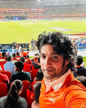Aadi Saikumar Instagram - #SRHvCSK packed house and it’s loud 💆 thala but want SRH TO WIN 😊