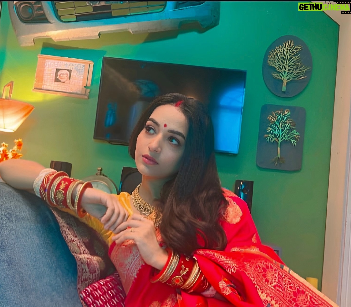 Aanchal Goswami - 2K Likes - गुम है किसी के प्यार में ♥️