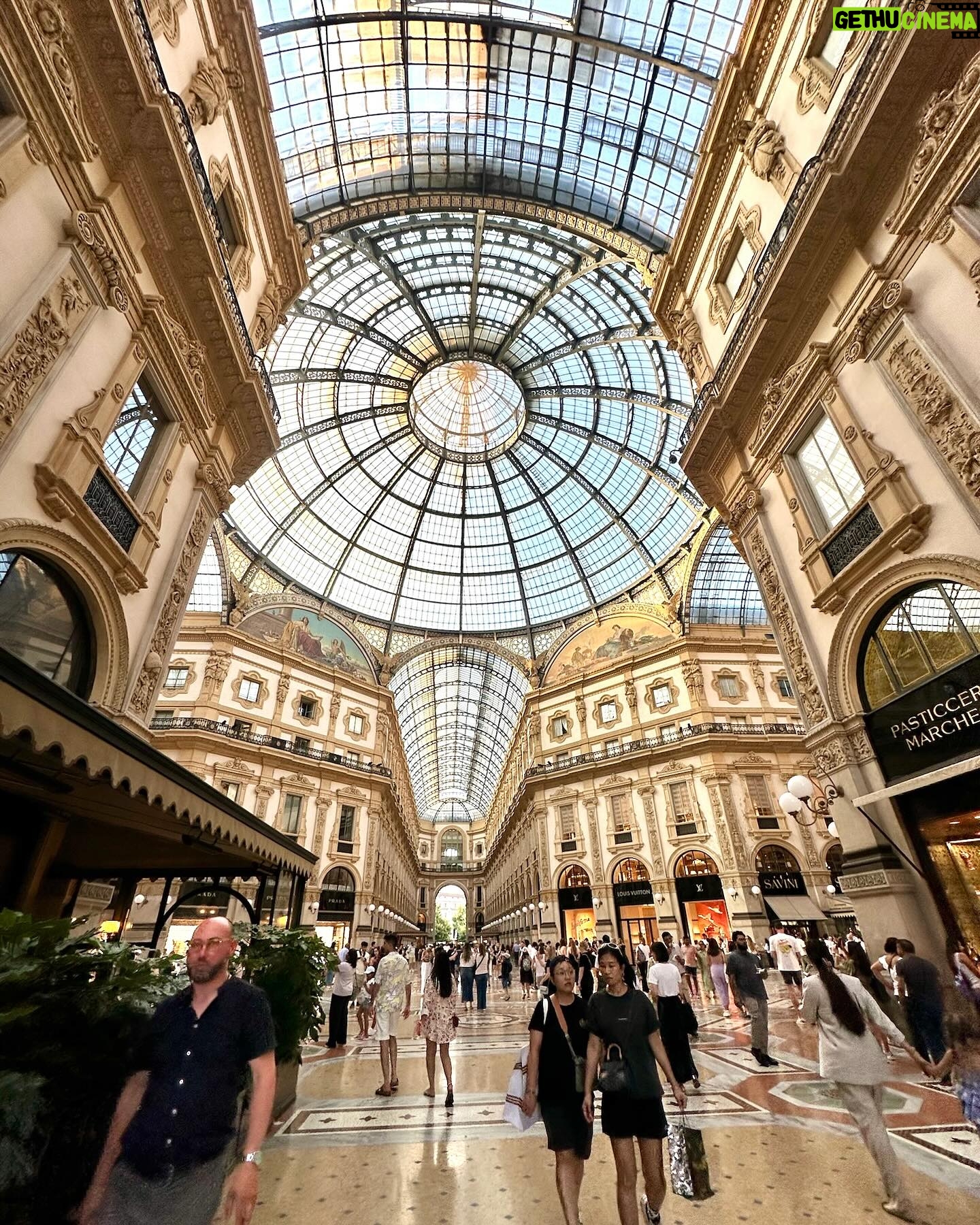 Aastha Gill - 37.8K Likes - 📍Milano, Italy Dump! 🇮🇹 Visited Italy’s oldest active shopping mall. Legend has it that if you spin around with your heel on the bull’s mosaic- it brings good fortune 🔮 😋🤗
Last image is me after a good gelato! 🍦