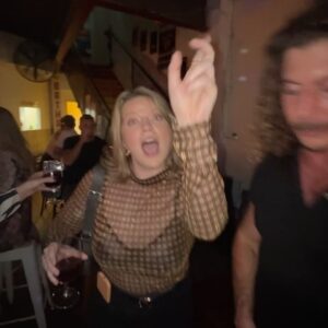 Abbie Chatfield Instagram - Wow a night full of kisses and singalongs