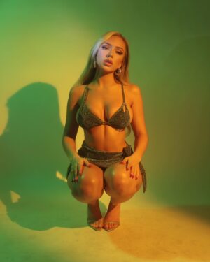 Abby Rao Instagram - Poison🌿