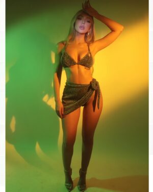 Abby Rao Instagram - Poison🌿