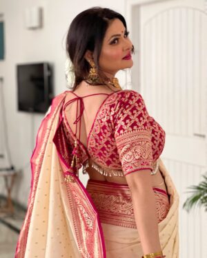 Abha Paul Instagram - Pink or Red ? 😁