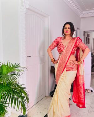 Abha Paul Instagram - Pink or Red ? 😁
