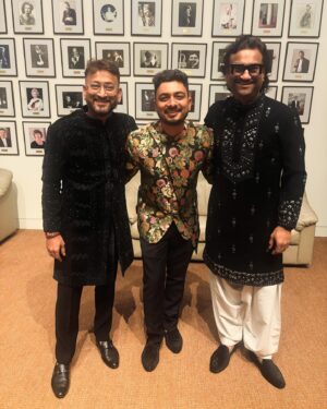 Abhay Jodhpurkar Instagram - Grateful! 💙💜✨
.
.
.
.
.
.
.
.
@ajayatulofficial @atul.ajayatul
@scarecrowtalent @dcatalent @parashareentertainments