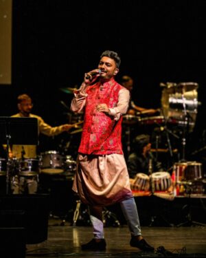 Abhay Jodhpurkar Instagram - Love and only Love! 💞✨

@ajayatulofficial @atul.ajayatul @parashareentertainments